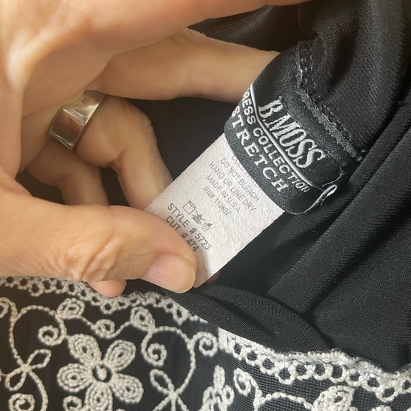 B.MOSS Elegant Black Midi Dress with Embroidered White Lace Detail Size Medium - Picture 5 of 8